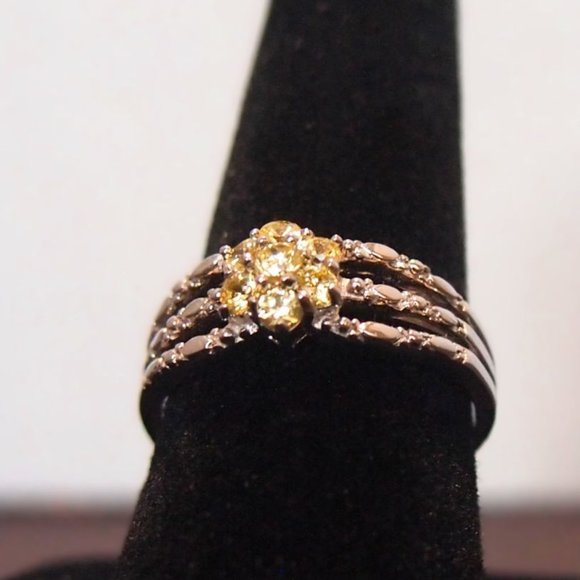 * WoW* Stunning Flower Shaped Canary Diamonds Fashion / Friendship Ring *WoW* - Picture 4 of 5